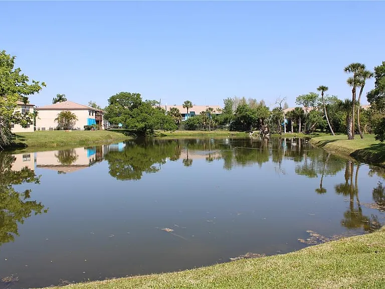5062 Live Oak Cir #5026 — Photo 43