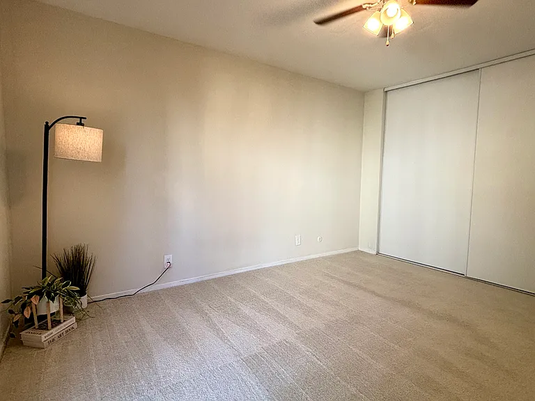 Unit: 211B
Primary bedroom