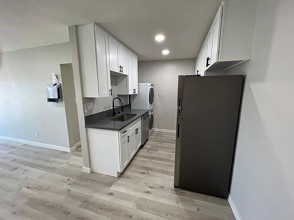 3rd image of 2132 Mission Ave #12