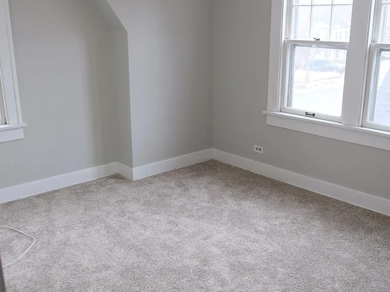 1612 W Riverview Ave — Photo 8
