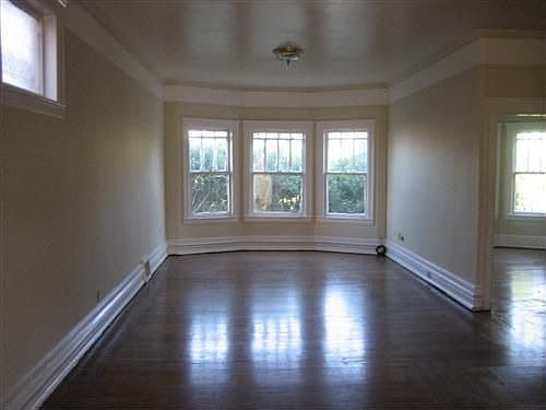 3rd image of 325 Holloway Ave
