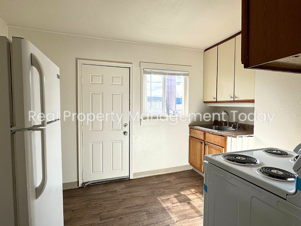 1st image of 9618 Pacific Ave APT 3