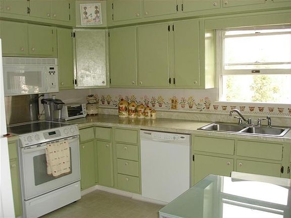 5th image of 1370 Park Ave