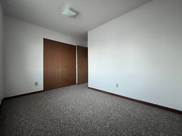 1057 Apple Ave — Photo 11