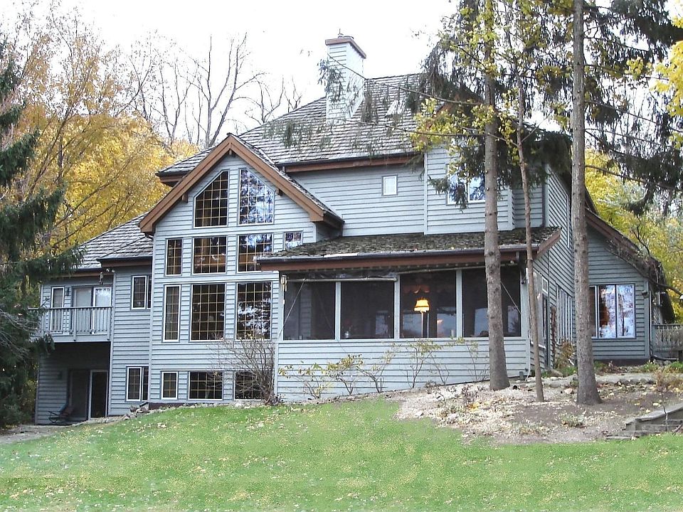 FANTASTIC LINDAL CEDAR HOME ON MIDDLE LAKE