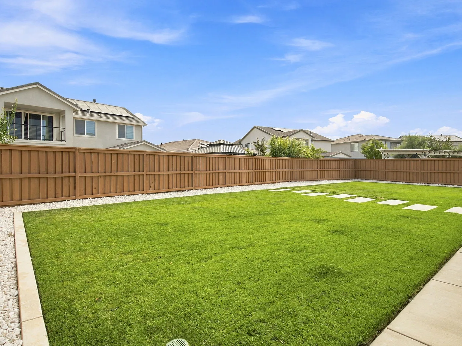5 bed, 4.5 bath, 3682 sqft, $3,850 — Photo 4