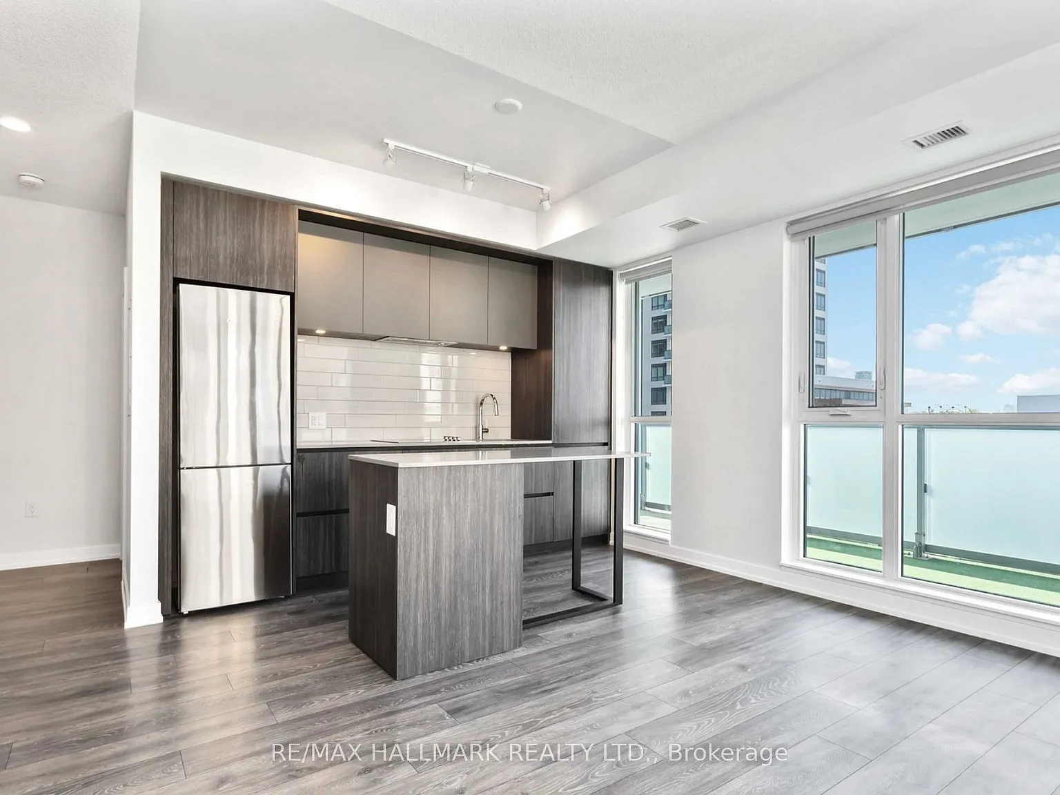 2 bed, $2,895 — Photo 4