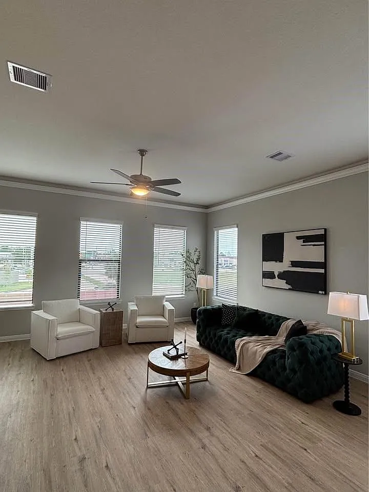 4 bed, 3.5 bath, 2164 sqft, $3,350 — Photo 4