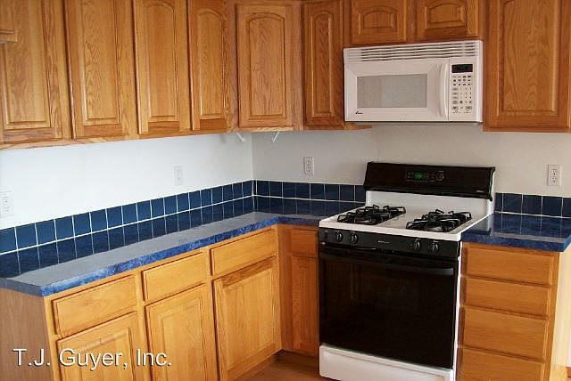 2nd image of 335 SE Valley View Way