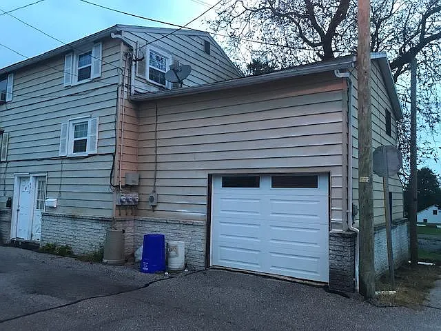 372 W Park Ln — Photo 2
