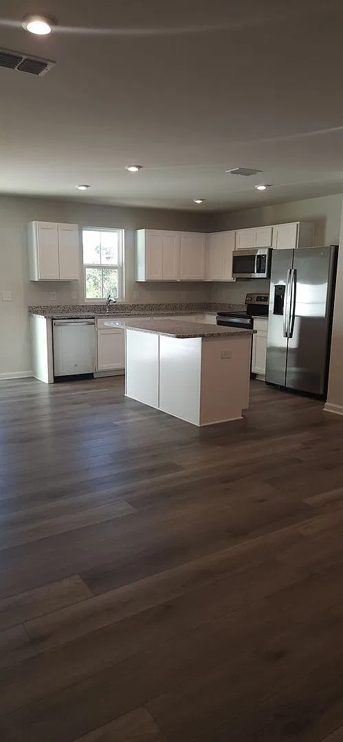 3 BR Townhome in Arden Woods Townhomes — Photo 4