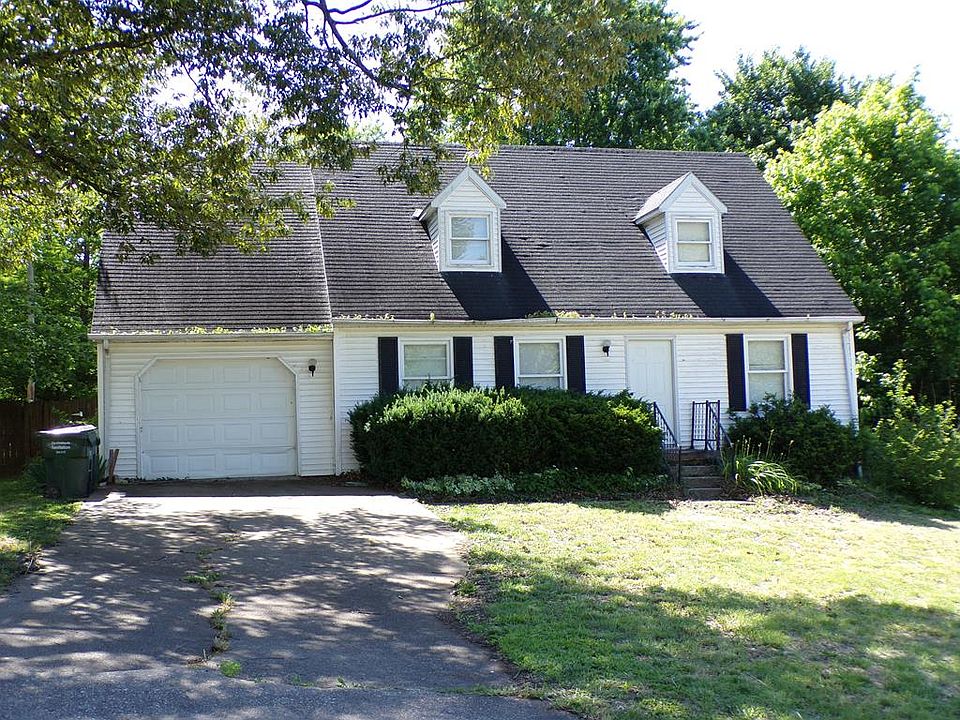 1st image of 855 Hiawatha Dr