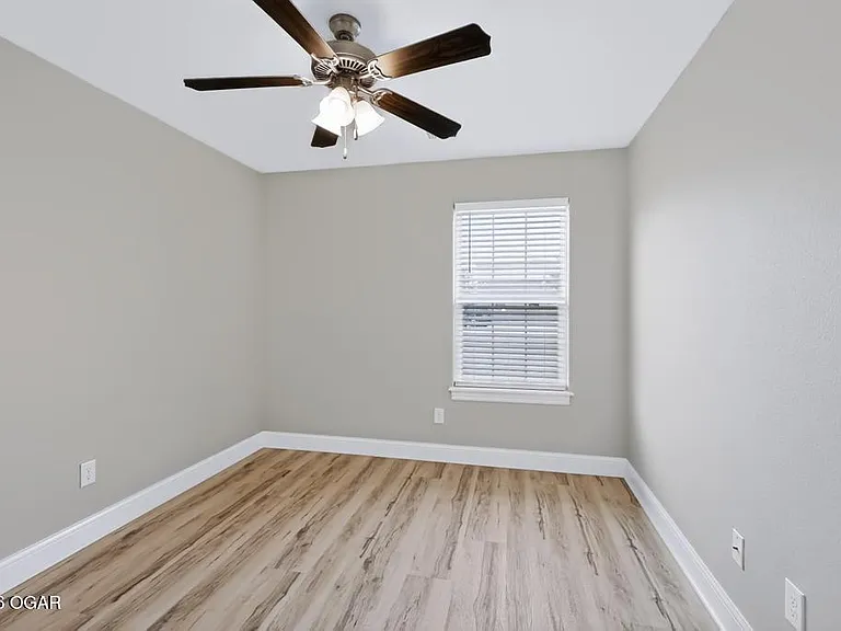 2410 S Jackson Ave — Photo 12
