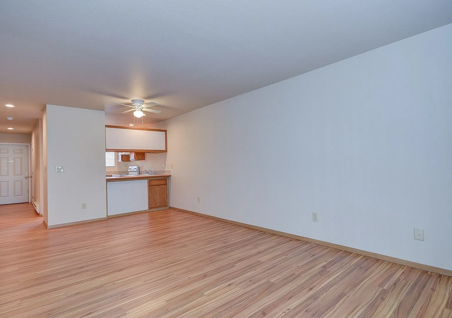 M0832 Arbor Terrace Apartments — Photo 3