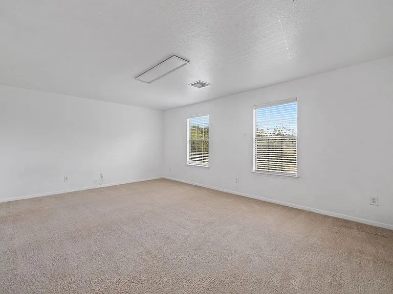 4614 Oak St — Photo 22