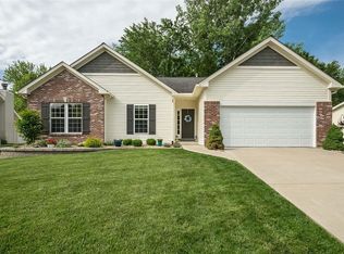 615 Highfield Dr, Saint Charles, MO 63304
