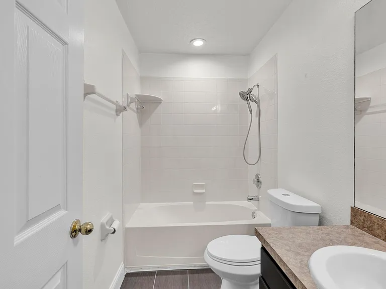 6130 Chapledale Dr — Photo 17