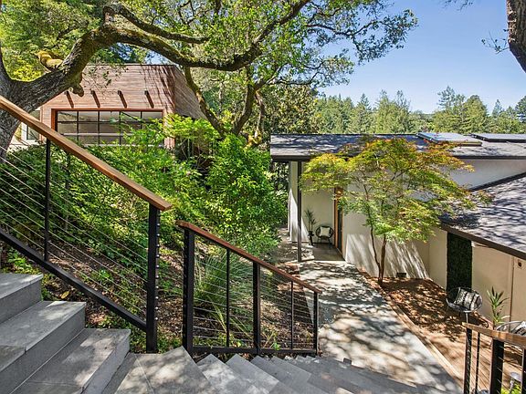 5th image of 95 Westwood Drive