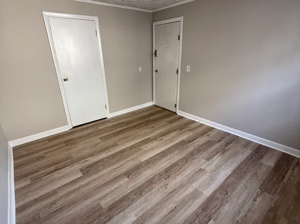 11 Nixon Ave, Worcester, MA