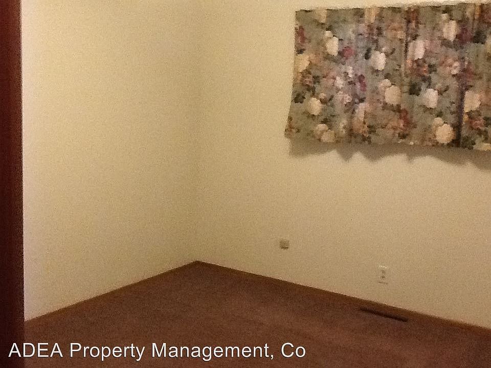 2nd image of 160 SW Higgins Ave