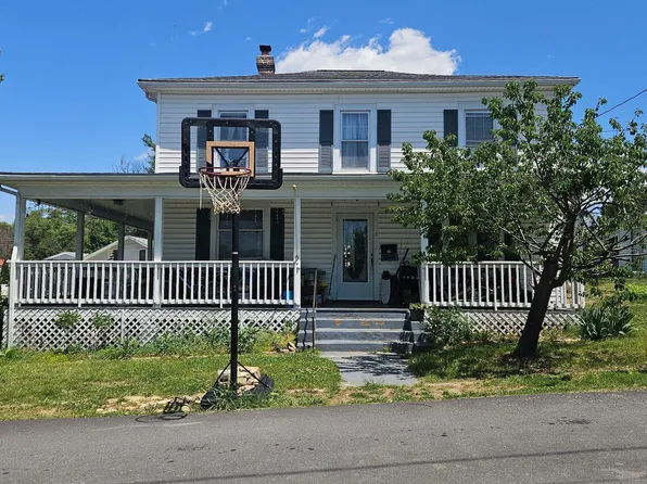 602 1st St, Shenandoah, VA 22849