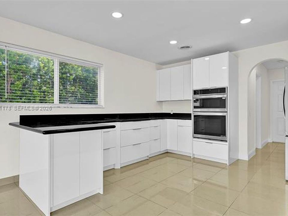 1st image of 16453 NE 33rd Ave #16453