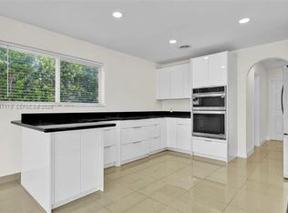 16453 NE 33rd Ave #16453, North Miami Beach, FL 33160