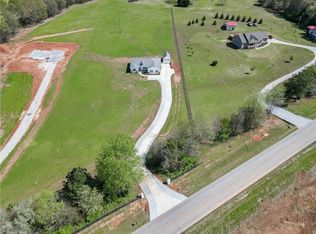 646 Unawatti Rd, Canon, GA 30520