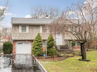 106 McGaw Ave, Lake Grove, NY 11755