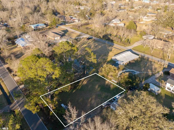 0 9th St #16-17, Silverhill, AL 36576