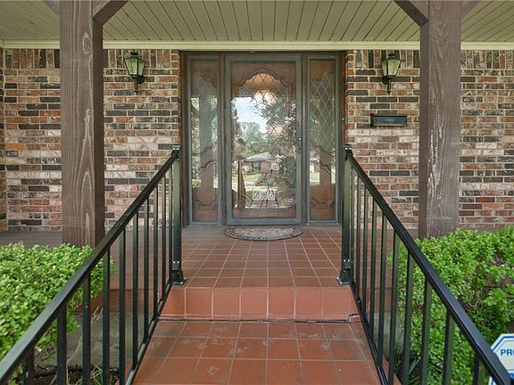 3rd image of 606 Carroll Dr