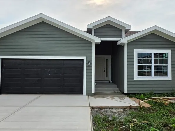 4816 Crystal Dr, Saint Joseph, MO 64503