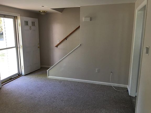 5th image of 8 Westley Ct