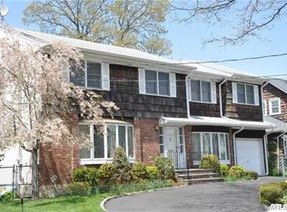 378 N Forest Ave, Rockville Centre, NY 11570