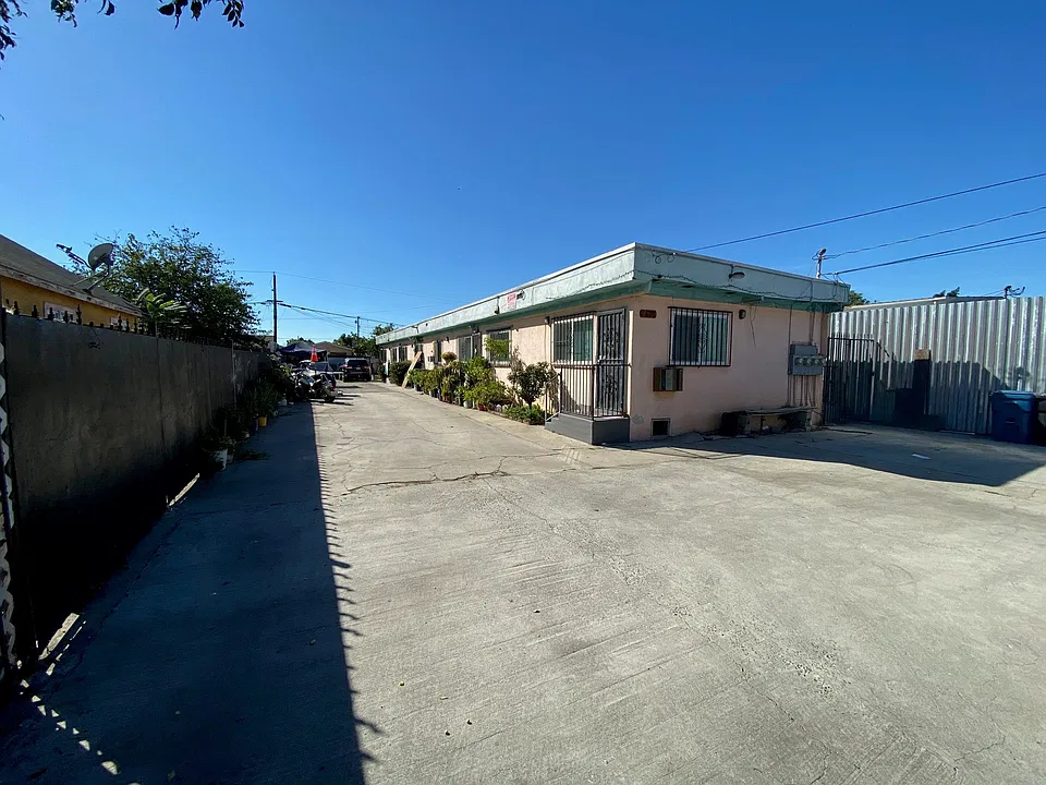 9607 Laurel St.