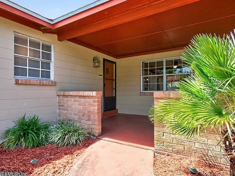 479 Alsey Dr — Photo 3