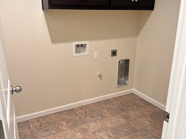 4403 Andrea Dr — Photo 7