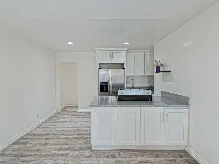 3655 Midvale Ave — Photo 4