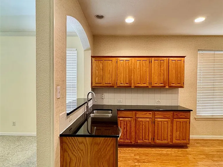 644 Forest Hill Dr — Photo 8
