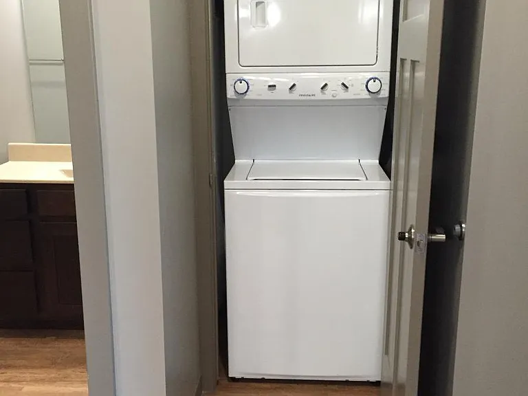 444 N 27th St #201 — Photo 5