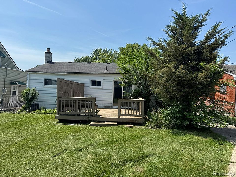 23113 Socia St, photo 12