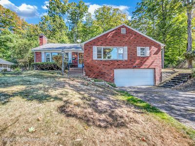 100 Gentilly Dr, Clarks Summit, PA, 18411