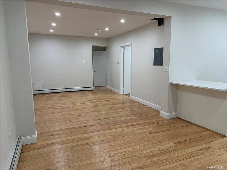 554 Main St — Photo 2