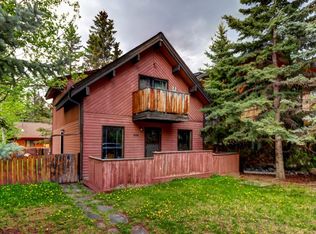 506 1st St, Canmore, AB T1W2L1