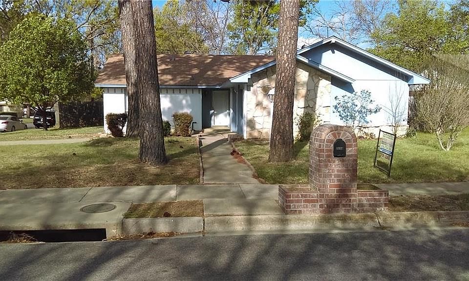 1st image of 2118 Westwood Dr