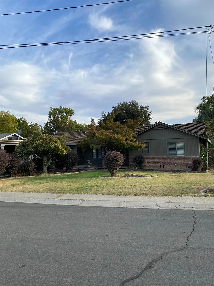 648 Bird St photo 1