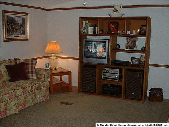 4th image of 17645 Little Rd