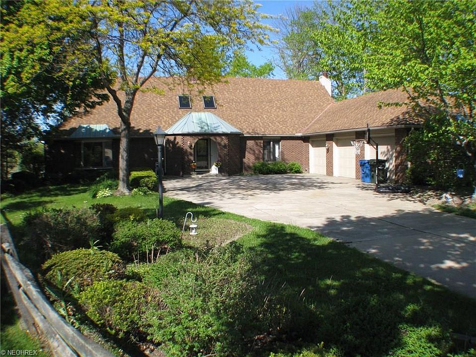 1st image of 5561 Pin Oak Cir