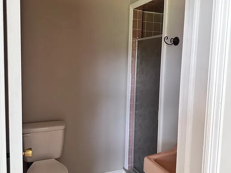 1041 N US Highway 421 — Photo 32