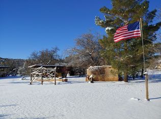 11515 S Hackberry Trl, Mayer, AZ 86333